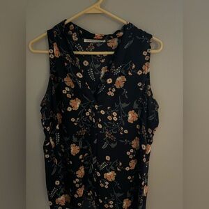 Violet + Claire Dark Floral Sleeveless Top Size Large
